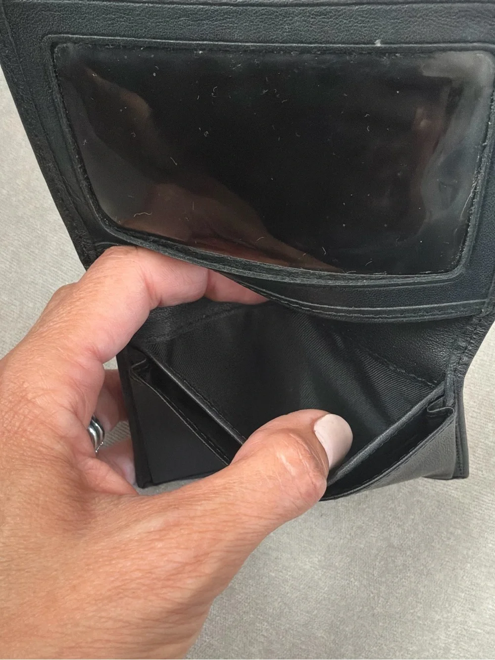 Tumi Black Leather Thin Bifold Credit Card Holder